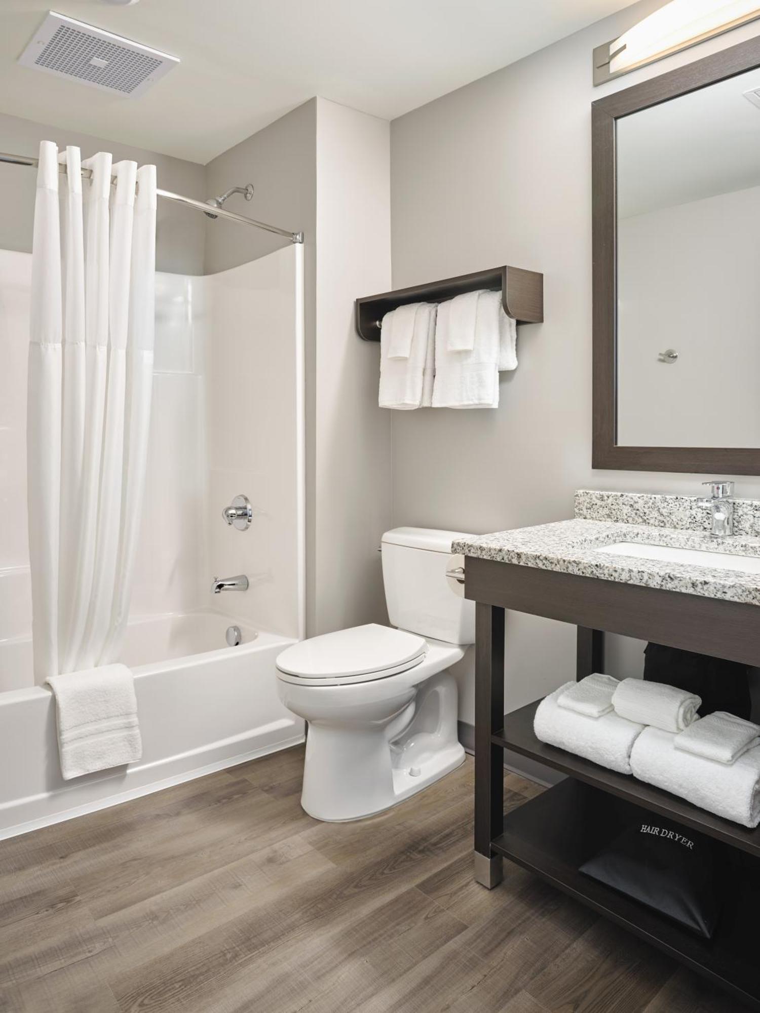 Stayapt Tn Hotel Cleveland